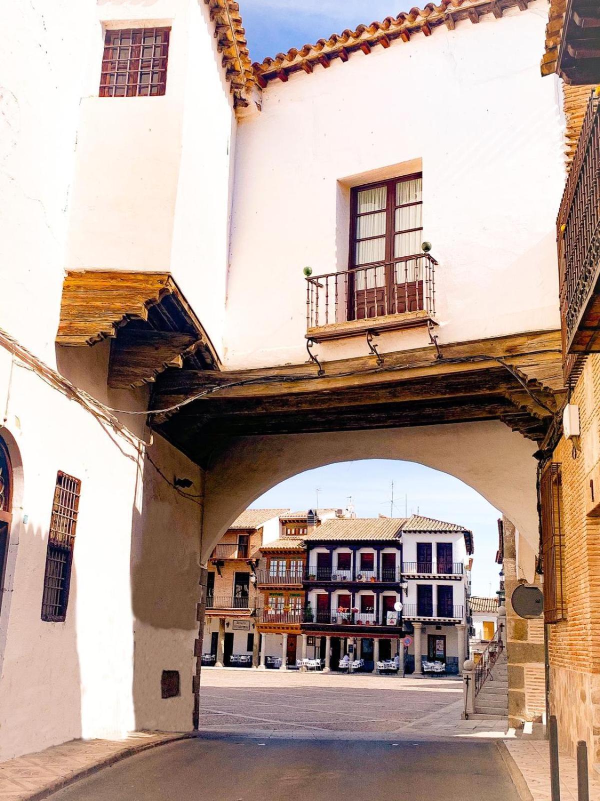 شقة El Balcon De La Rosa La Puebla de Montalbán المظهر الخارجي الصورة